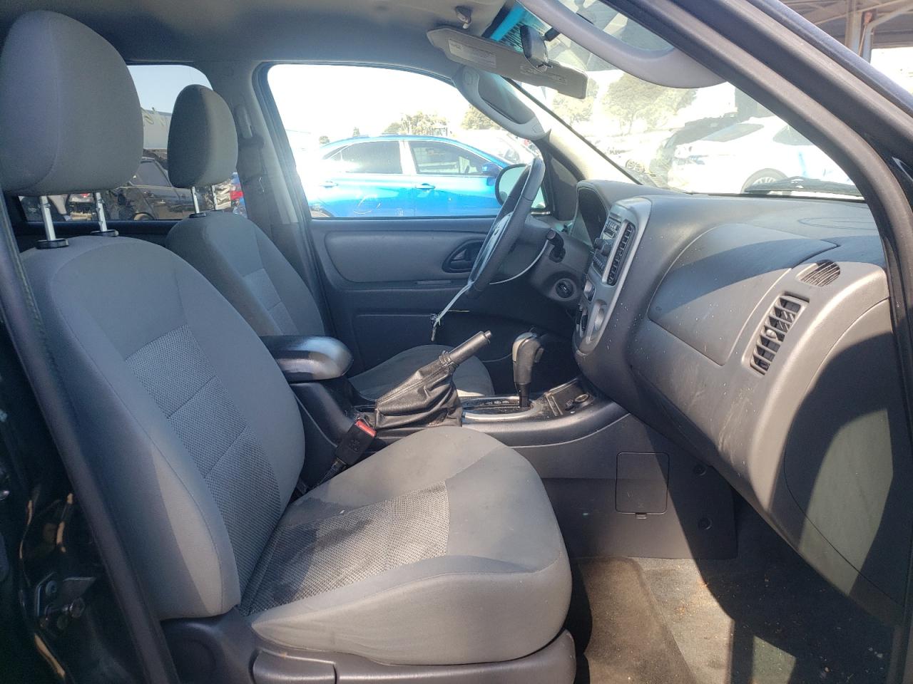 Photo 5 from auction – 2006 FORD ESCAPE XLT with VIN 1FMYU93136KA72139