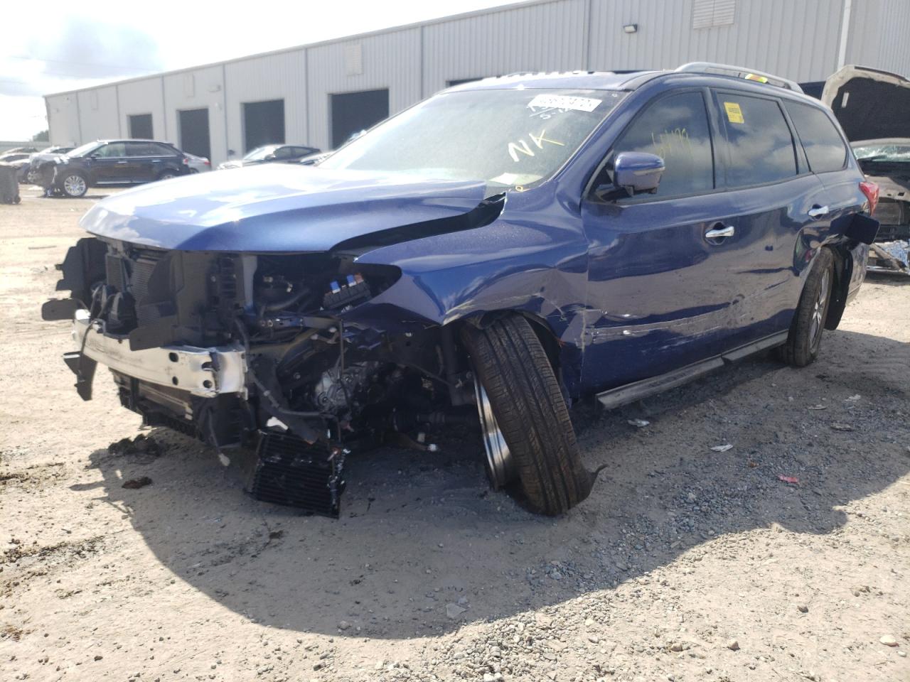 Photo 2 from auction – 2017 NISSAN PATHFINDER with VIN 5N1DR2MN3HC612286