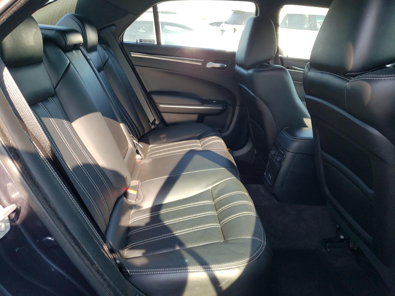 Photo 6 from auction – 2017 CHRYSLER 300 S with VIN 2C3CCAGG9HH648302