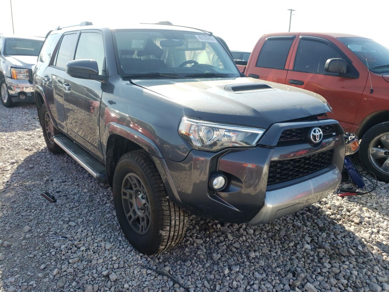 TOYOTA 4RUNNER SR 2018 with VIN JTEBU5JR8J5577981 - Photo from auction
