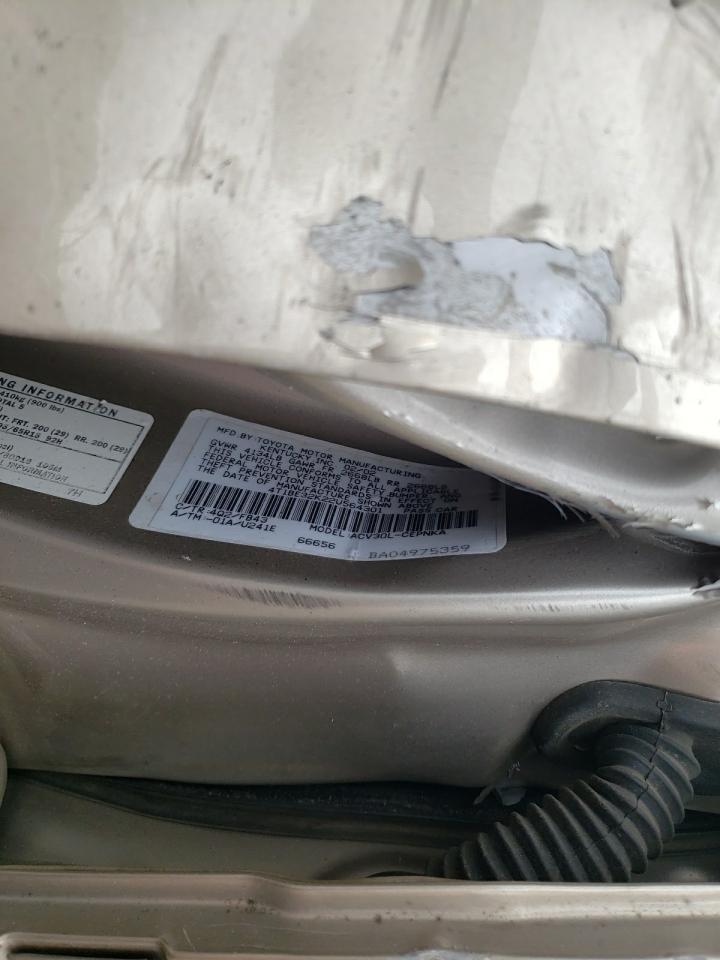 Photo 18 from auction – 2002 TOYOTA CAMRY LE with VIN 4T1BE32K22U564301