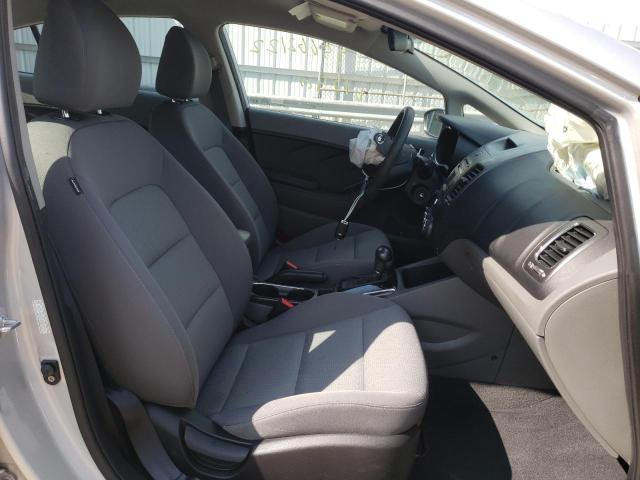 Photo 5 from auction – 2017 KIA FORTE LX with VIN 3KPFK4A75HE067011