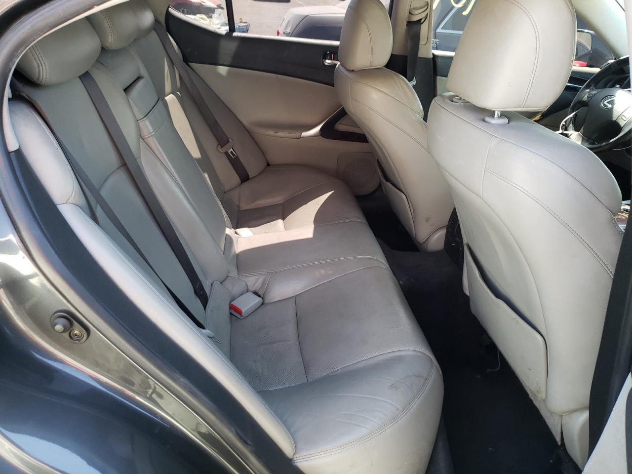 Photo 6 from auction – 2006 LEXUS IS 250 with VIN JTHCK262362004082