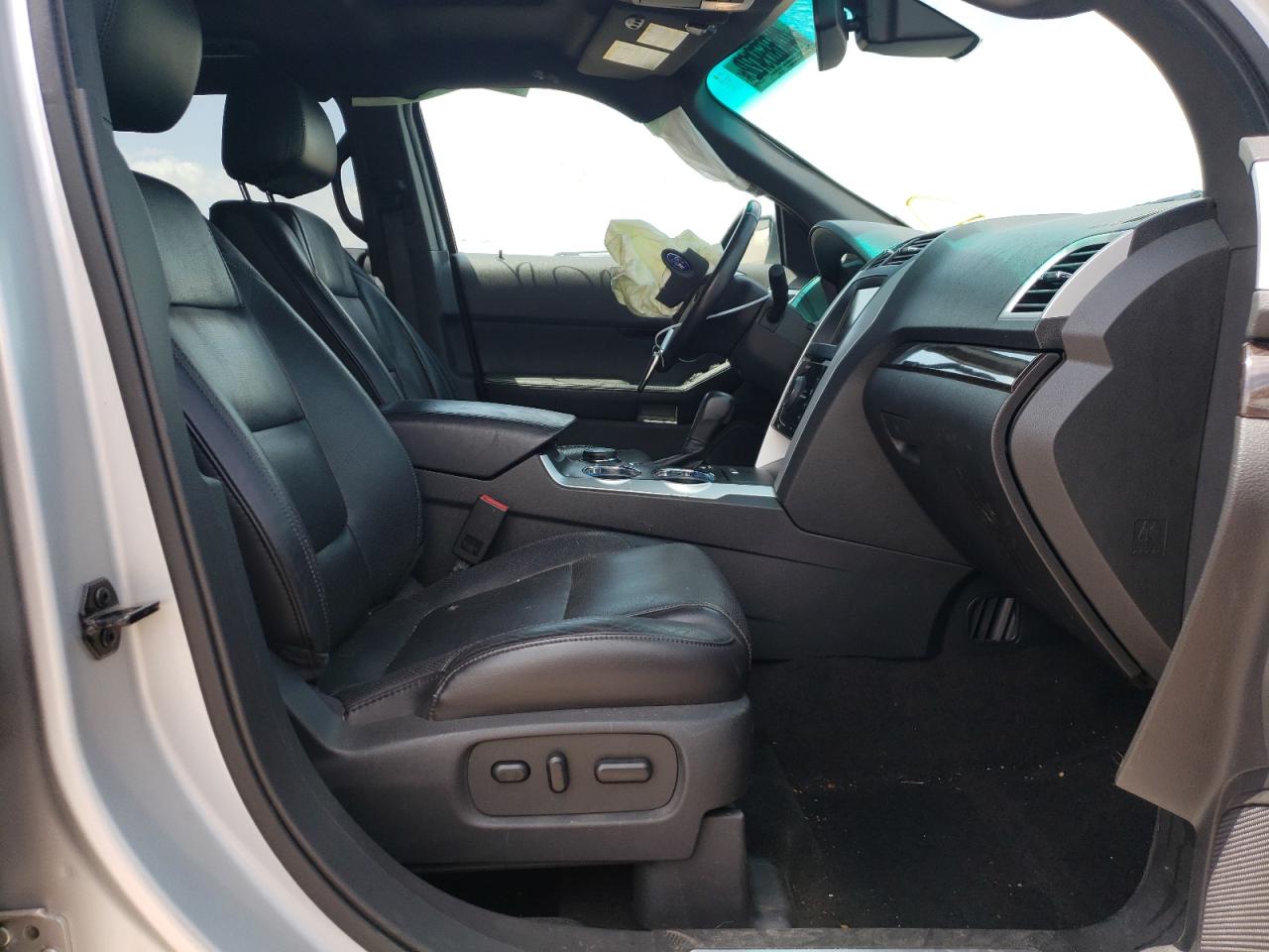 Photo 5 from auction – 2013 FORD EXPLORER L with VIN 1FM5K8F8XDGA54202