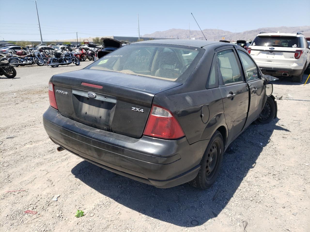 Photo 4 from auction – 2005 FORD FOCUS ZX4 with VIN 1FAFP34N65W276206