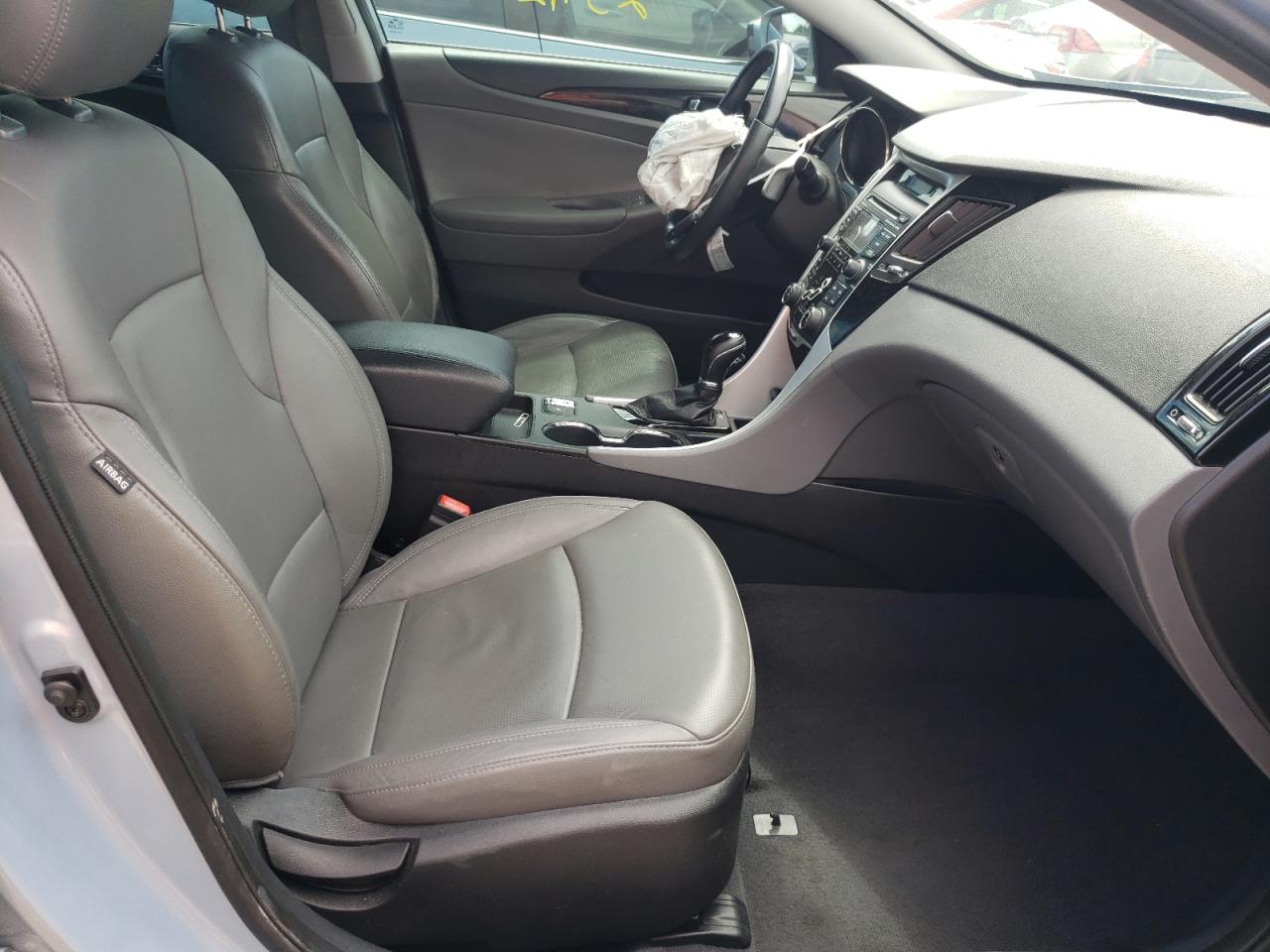 Photo 5 from auction – 2013 HYUNDAI SONATA SE with VIN 5NPEC4AB6DH704930