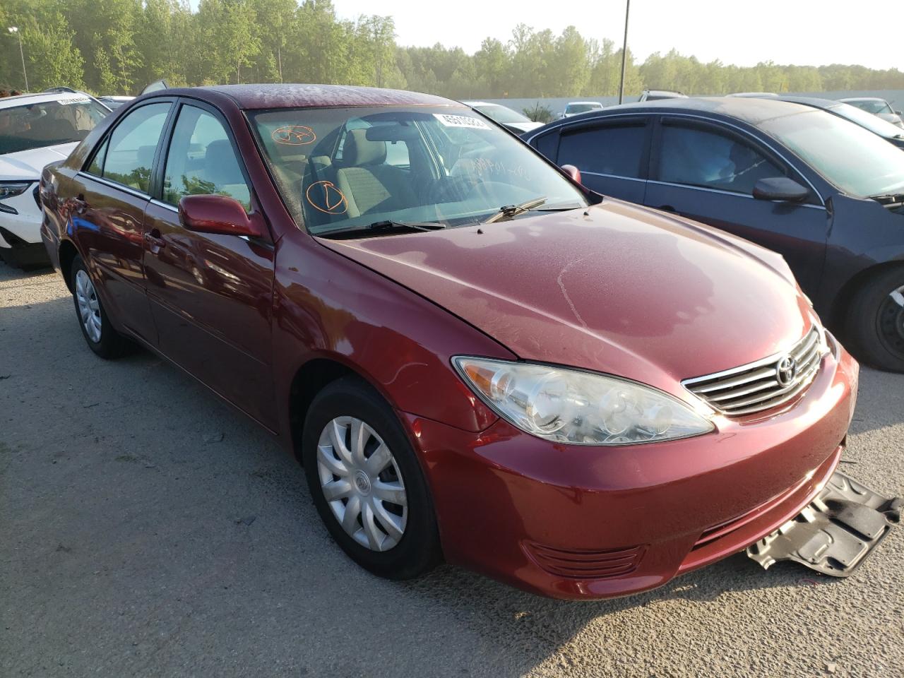 TOYOTA CAMRY LE 2005 with VIN 4T1BE32K55U038426 - Photo from auction