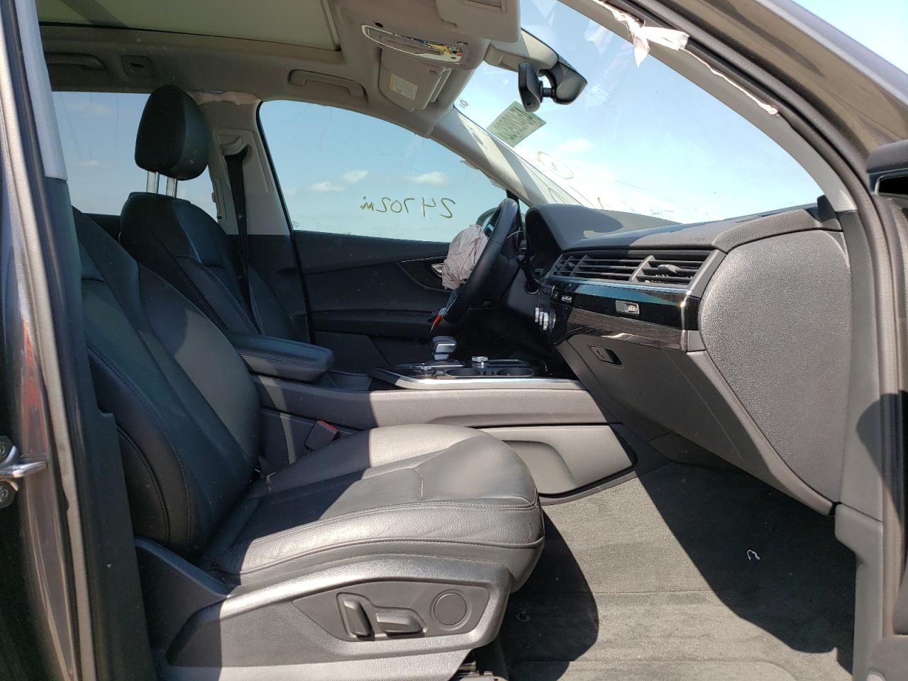 Photo 5 from auction – 2019 AUDI Q7 PREMIUM with VIN WA1AAAF7XKD035727