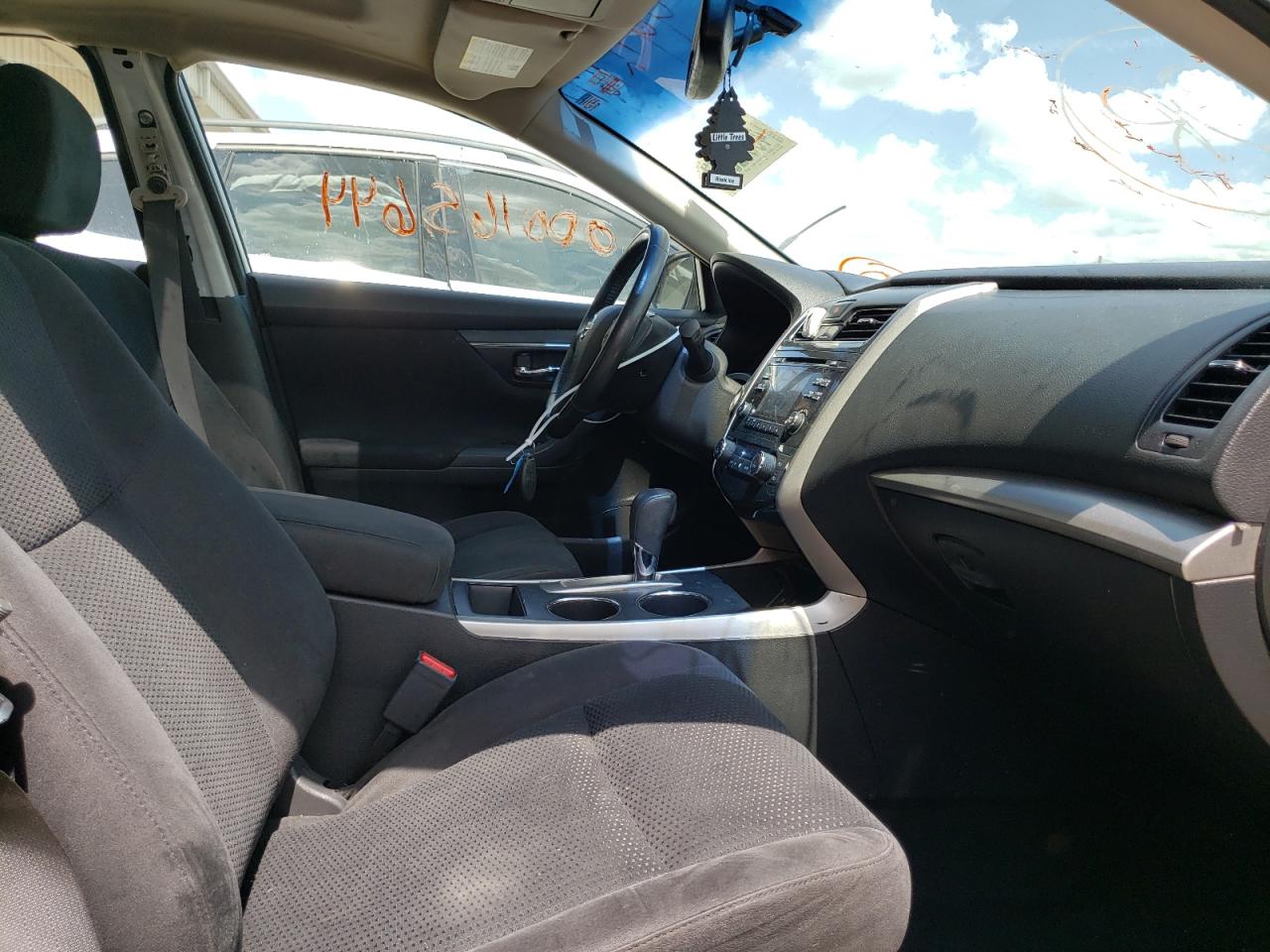 Photo 5 from auction – 2015 NISSAN ALTIMA SV with VIN 1N4AL3AP1FC120332