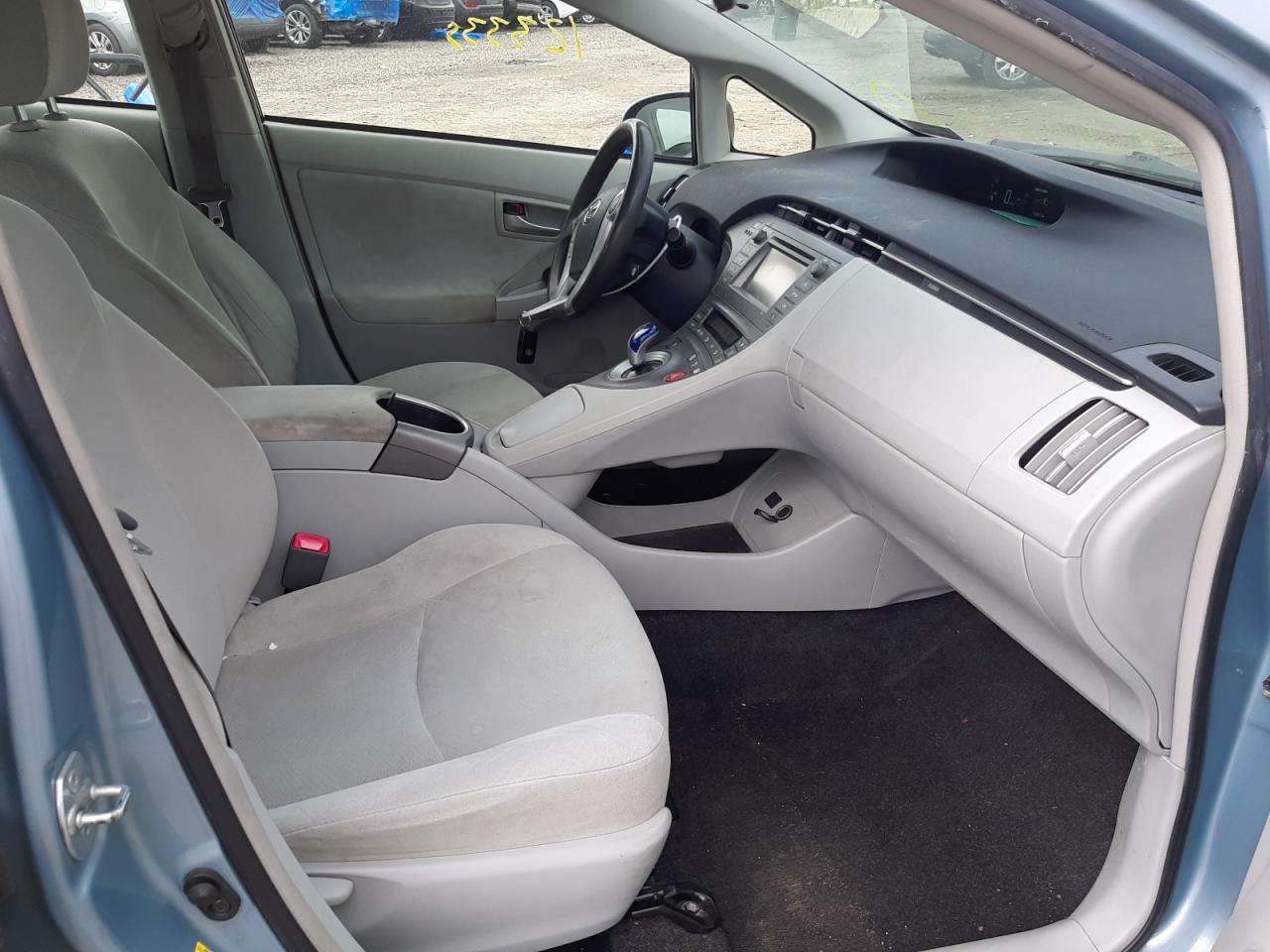 Photo 5 from auction – 2013 TOYOTA PRIUS with VIN JTDKN3DU0D1638709