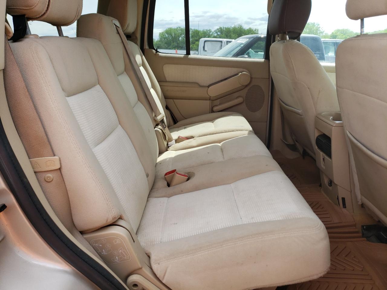 Photo 6 from auction – 2006 FORD EXPLORER X with VIN 1FMEU73E26UB73123
