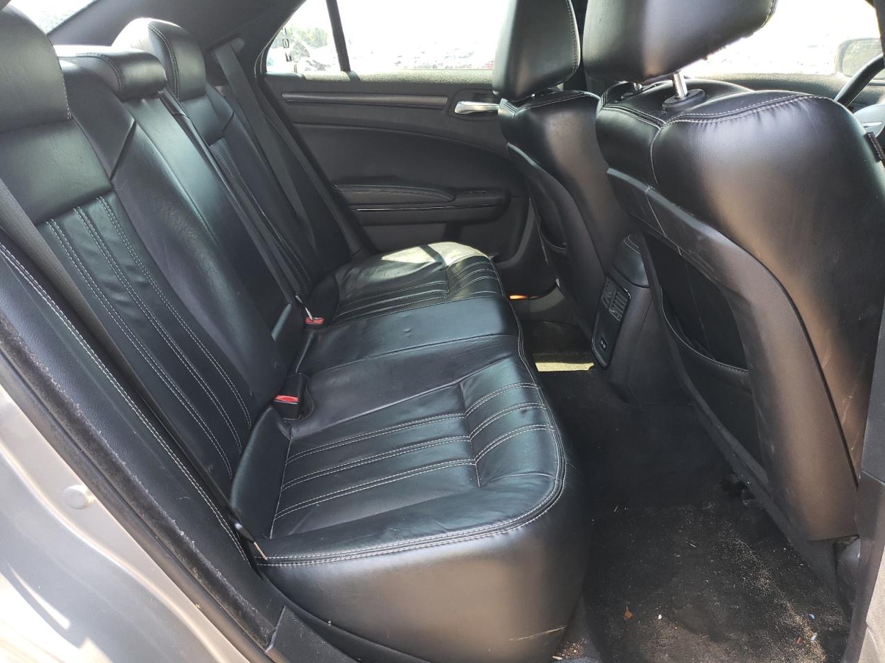 Photo 6 from auction – 2016 CHRYSLER 300 S with VIN 2C3CCABG6GH230057