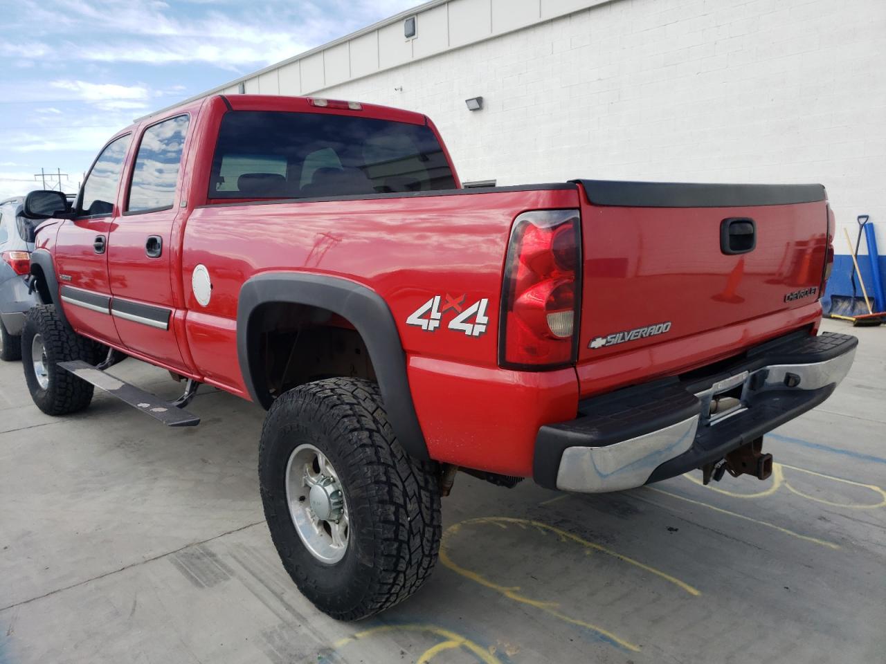 Photo 3 from auction – 2004 CHEVROLET SILVERADO with VIN 1GCHK23G24F110469