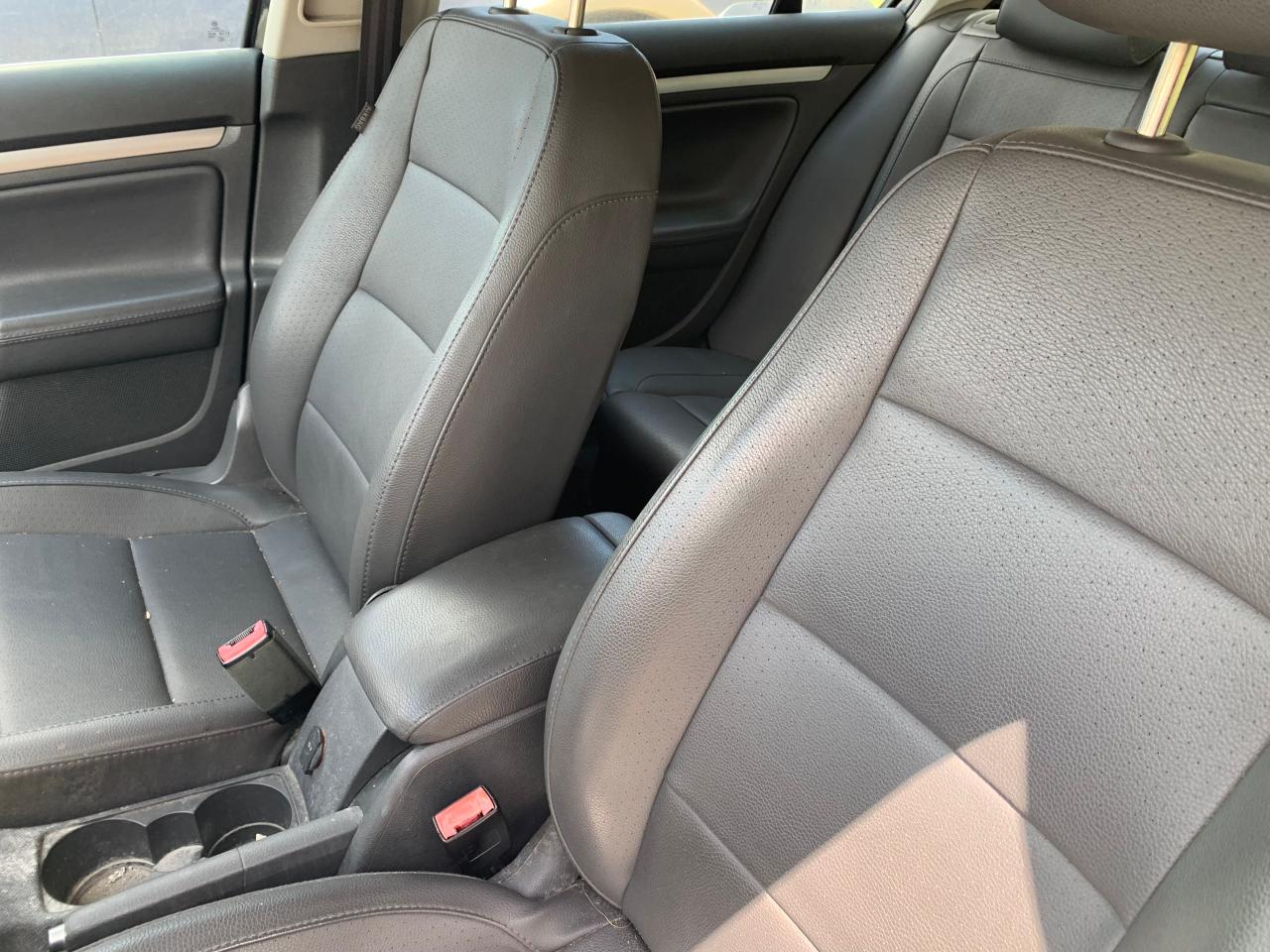 Photo 5 from auction – 2007 VOLKSWAGEN JETTA WOLF with VIN 3VWEF71K67M196091