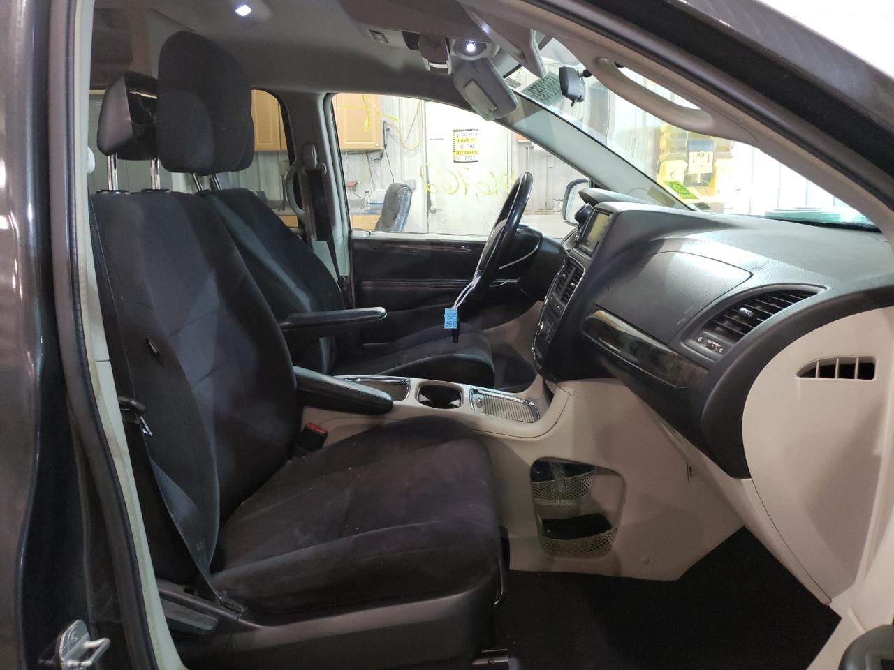 Photo 5 from auction – 2011 DODGE GRAND CARA with VIN 2D4RN5DG7BR699605