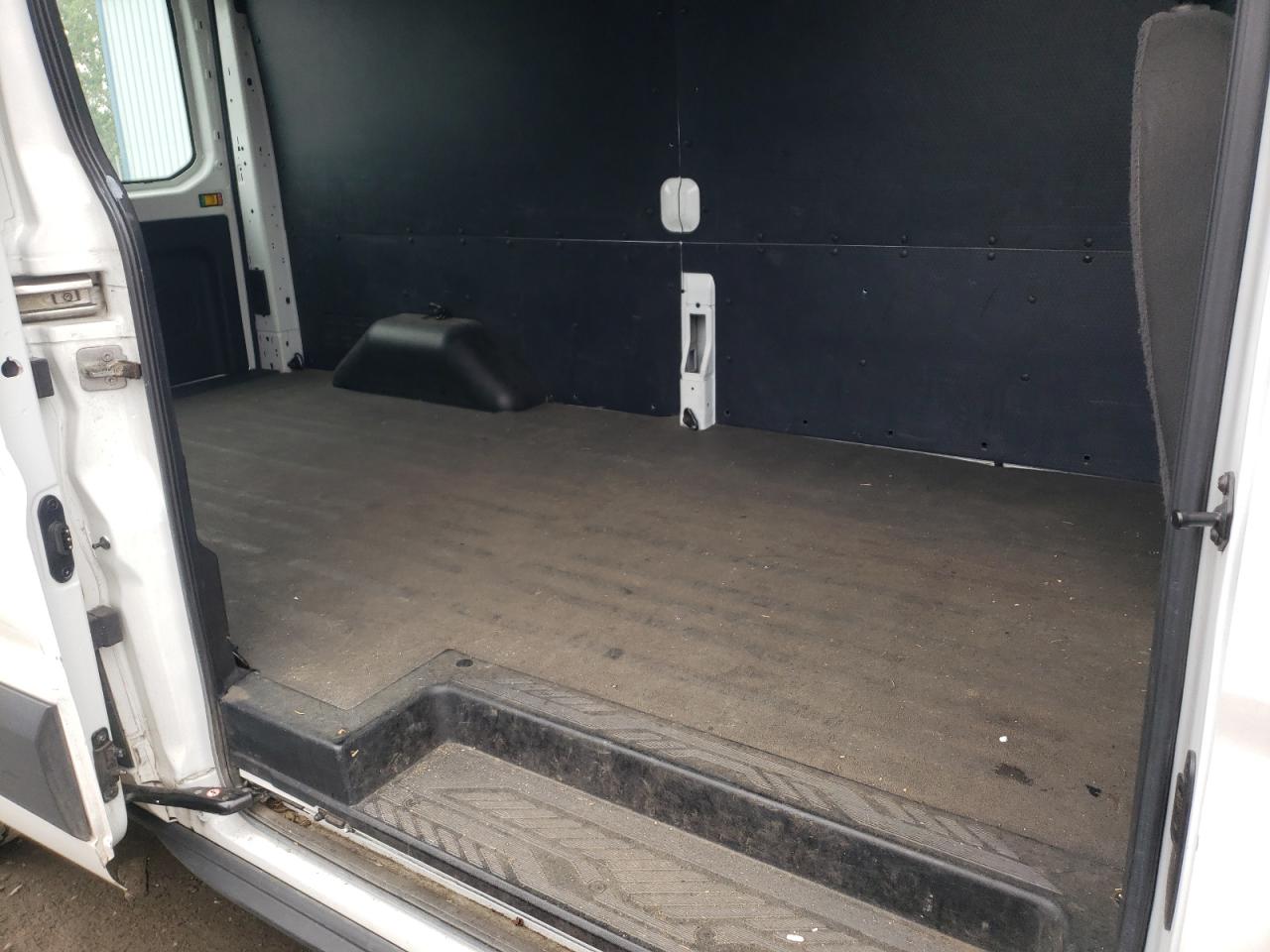 Foto 6 de la subasta – 2019 FORD TRANSIT T- con VIN 1FTYR2CM2KKA88267
