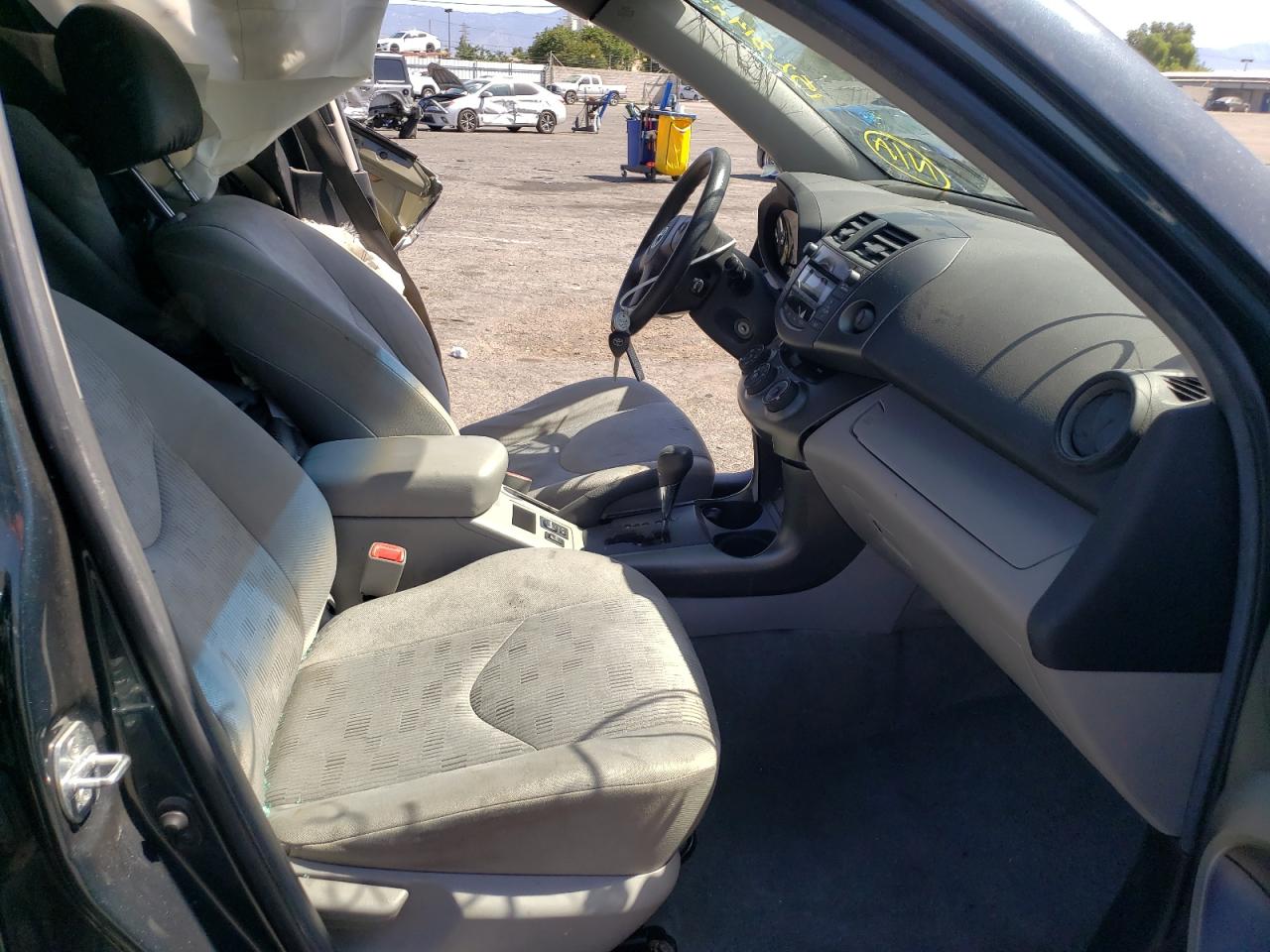 Foto 15 de la subasta – 2011 TOYOTA RAV4 con VIN 2T3ZF4DV4BW086611
