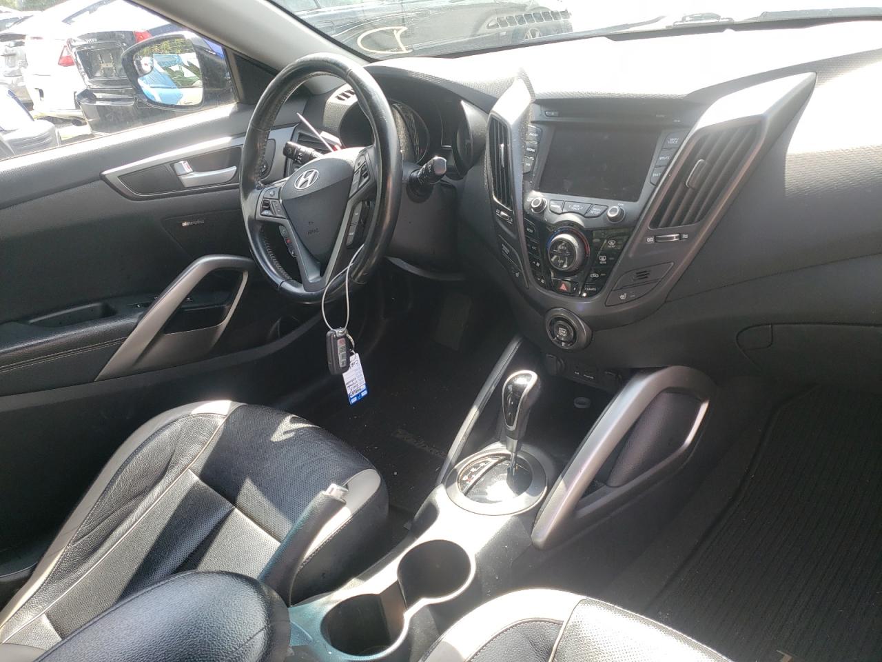 Photo 9 from auction – 2015 HYUNDAI VELOSTER T with VIN KMHTC6AE6FU218572