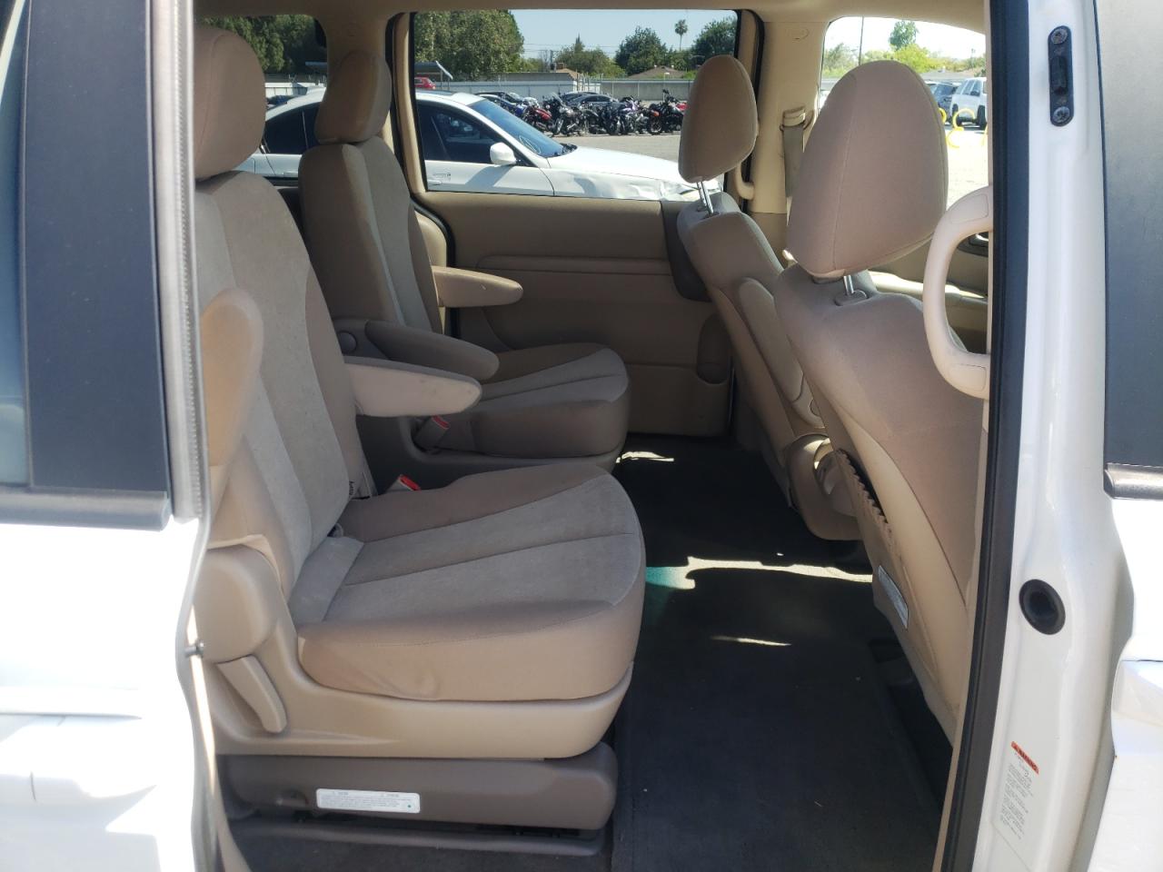 Photo 6 from auction – 2012 KIA SEDONA LX with VIN KNDMG4C76C6466384
