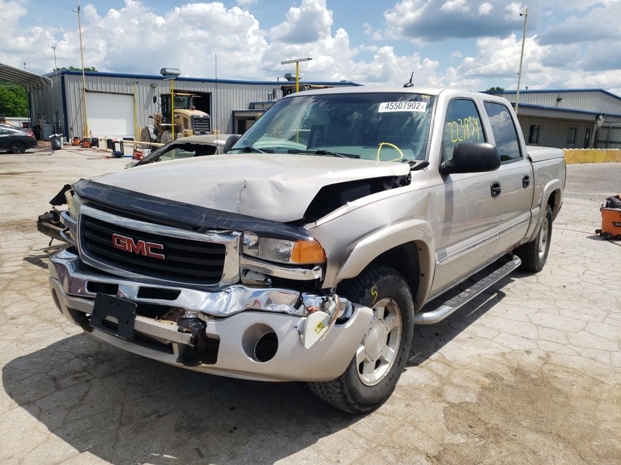 Photo 2 from auction – 2004 GMC NEW SIERRA with VIN 2GTEK13T641351274