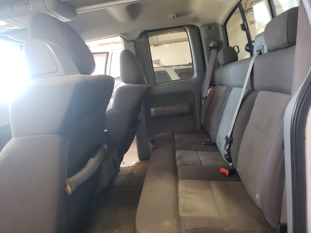 Photo 6 from auction – 2004 FORD F150 with VIN 1FTRX14W64NA93560
