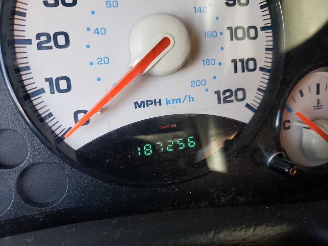 Photo 8 from auction – 2002 JEEP LIBERTY SP with VIN 1J4GL48K92W122773