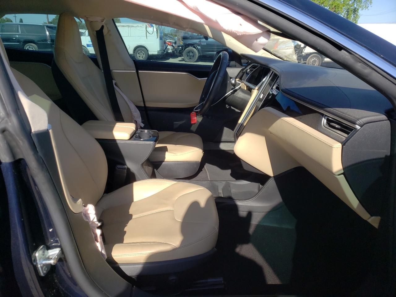 Photo 5 from auction – 2014 TESLA MODEL S with VIN 5YJSA1S15EFP30612