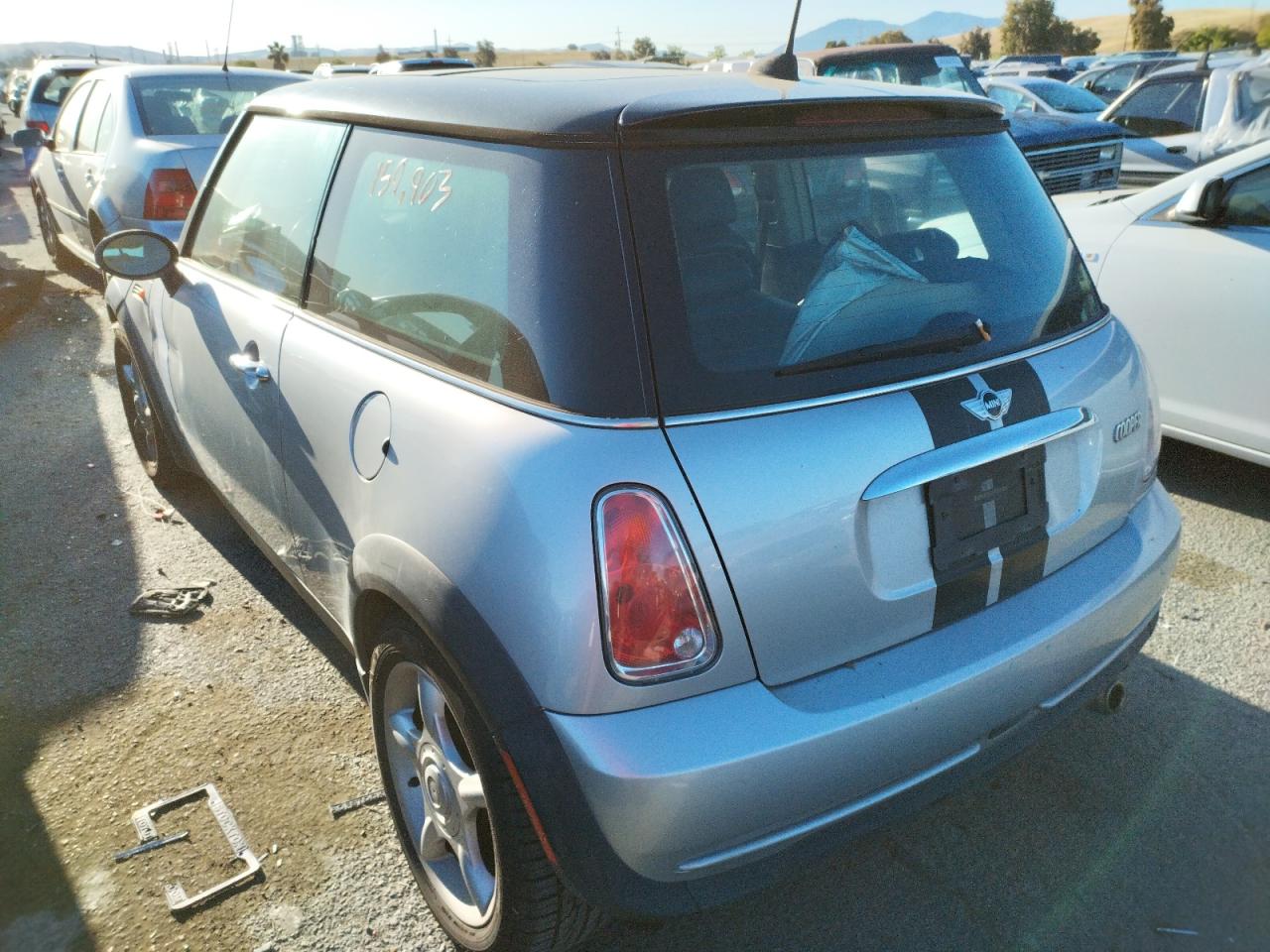 Photo 3 from auction – 2006 MINI COOPER with VIN WMWRC33556TK16339