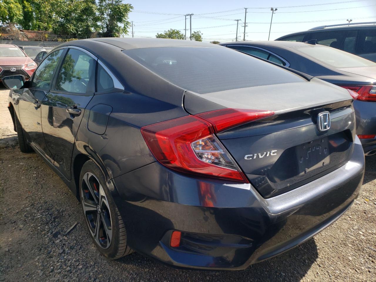 Photo 3 from auction – 2016 HONDA CIVIC LX with VIN 19XFC2F59GE011337