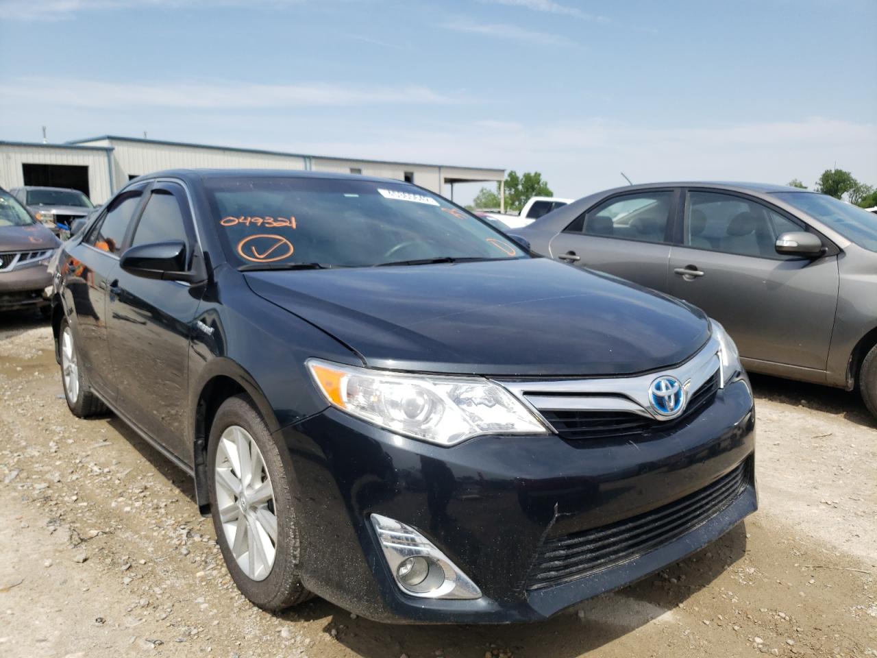 TOYOTA CAMRY HYBR 2012 with VIN 4T1BD1FK4CU049321 - Photo from auction