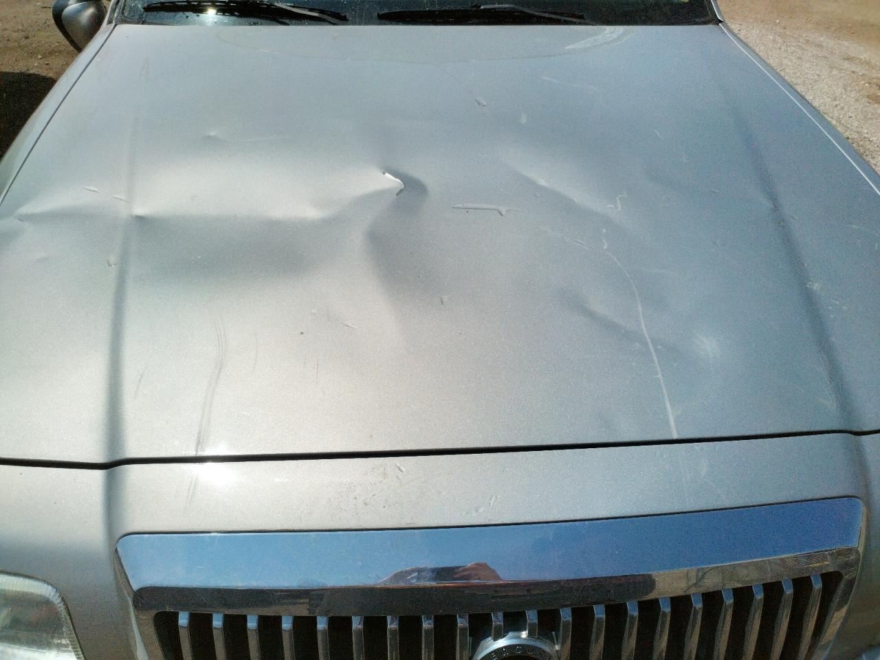 Photo 9 from auction – 2010 MERCURY GRAND MARQ with VIN 2MEBM7FV2AX605356