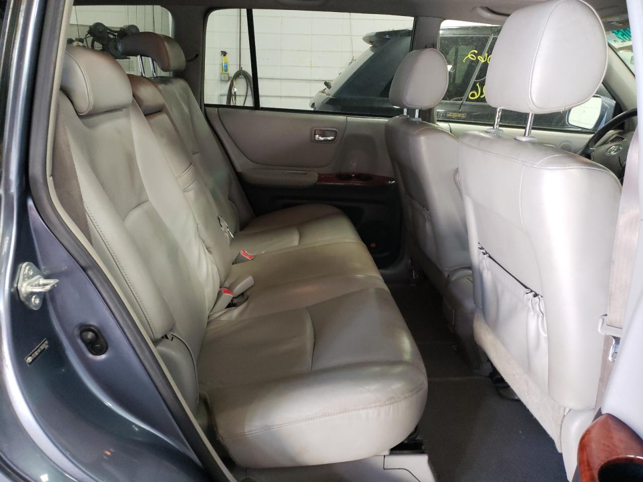 Photo 6 from auction – 2007 TOYOTA HIGHLANDER with VIN JTEEW21A170034719