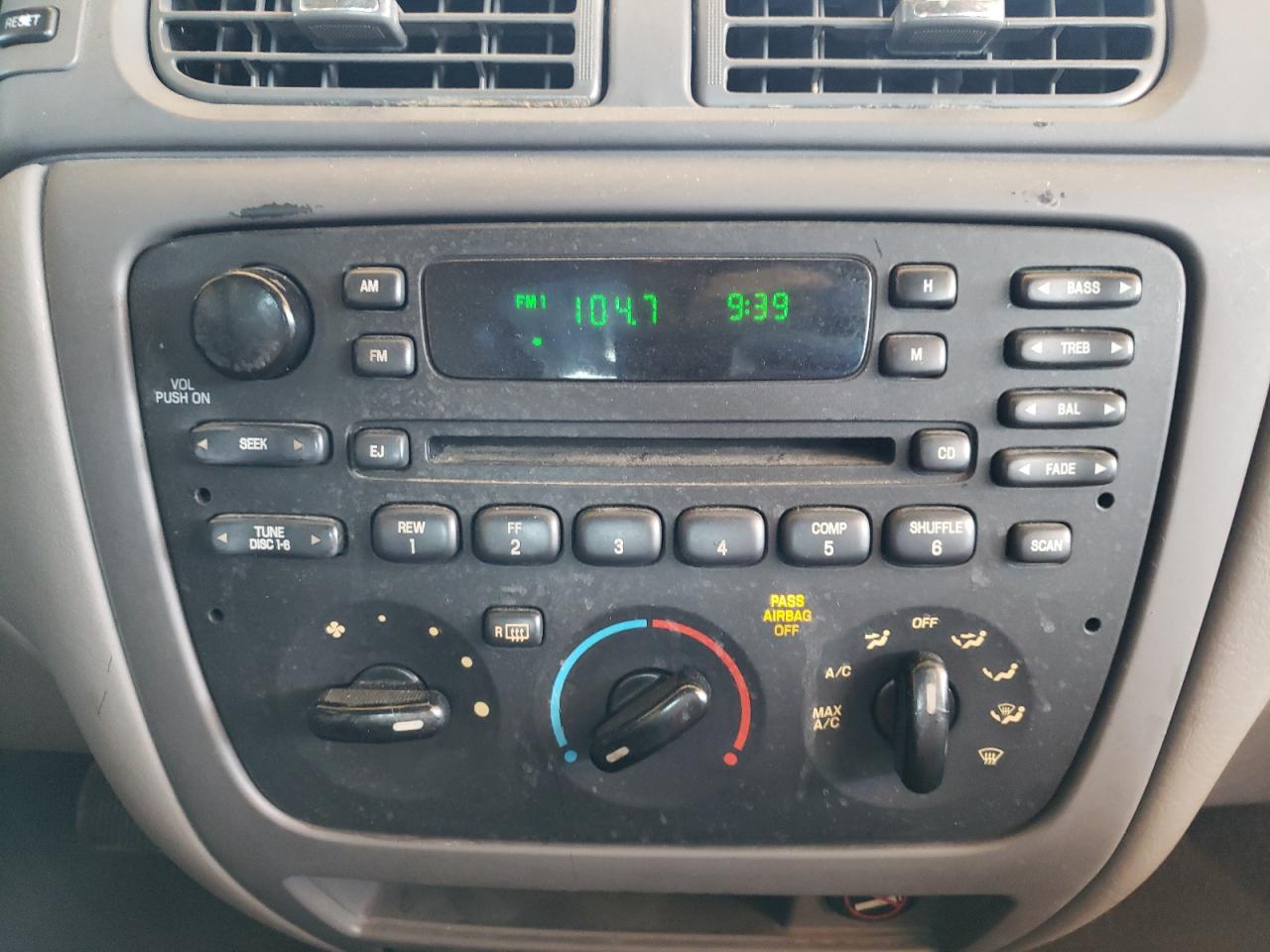 Photo 9 from auction – 2006 FORD TAURUS SE with VIN 1FAFP53U46A155550