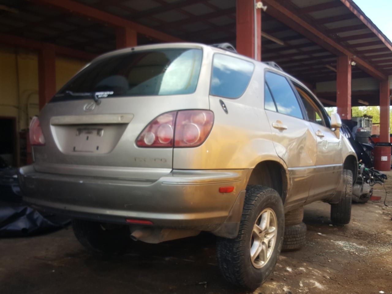Photo 4 from auction – 2000 LEXUS RX 300 with VIN JT6GF10U5Y0077438
