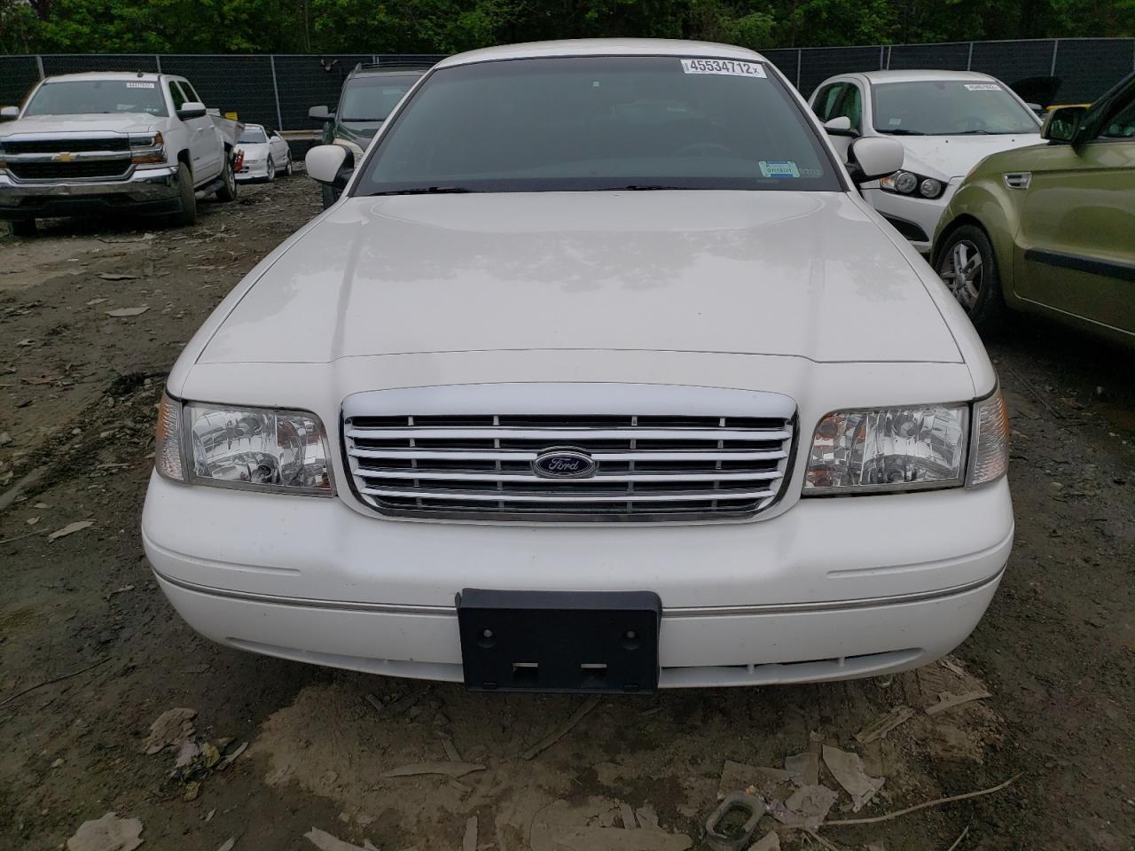 Photo 9 from auction – 2001 FORD CROWN VICT with VIN 2FAFP71W41X180075