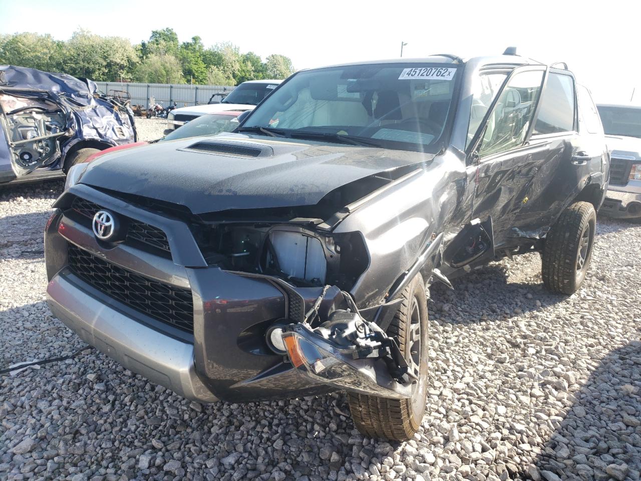 Photo 2 from auction – 2018 TOYOTA 4RUNNER SR with VIN JTEBU5JR8J5577981