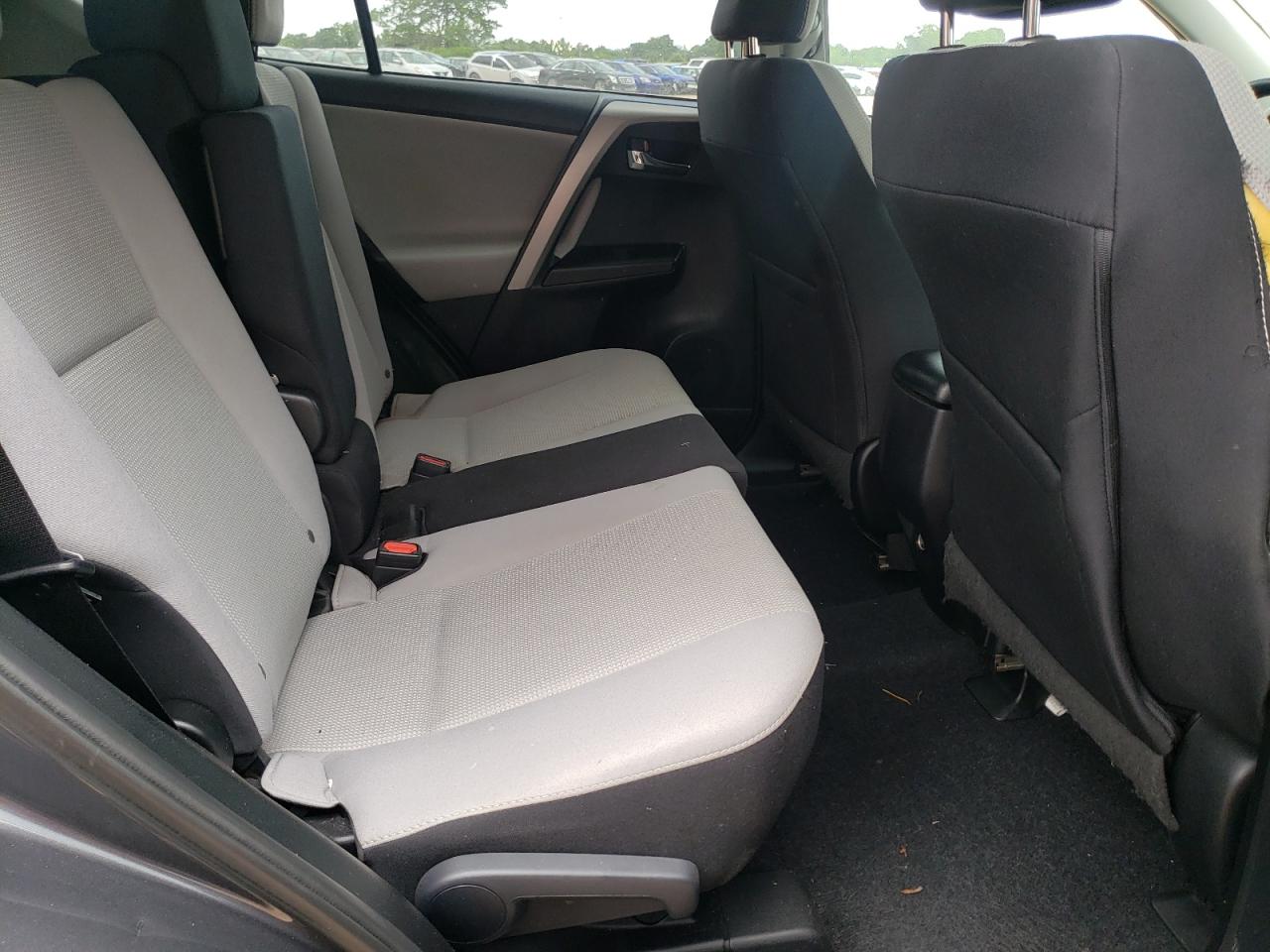 Photo 6 from auction – 2017 TOYOTA RAV4 XLE with VIN 2T3WFREV1HW403218