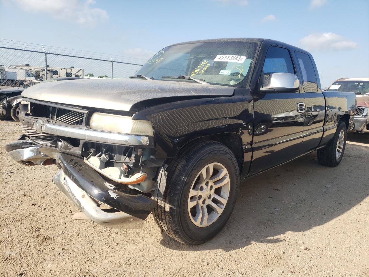 Photo 2 from auction – 1999 CHEVROLET SILVRK1500 with VIN 2GCEC19V9X1224013