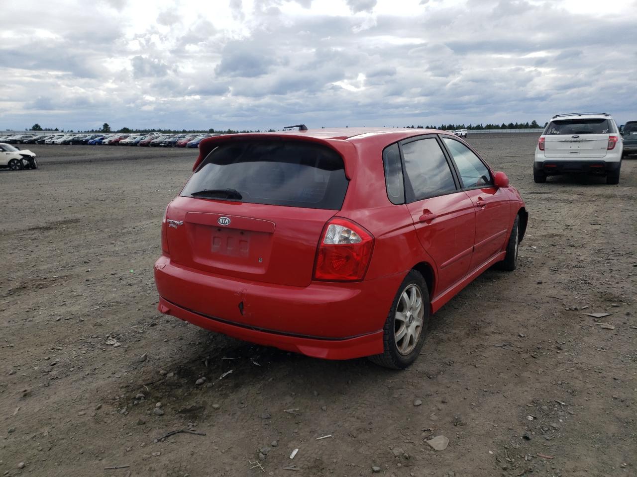 Photo 4 from auction – 2005 KIA SPECTRA5 with VIN KNAFE161455101387
