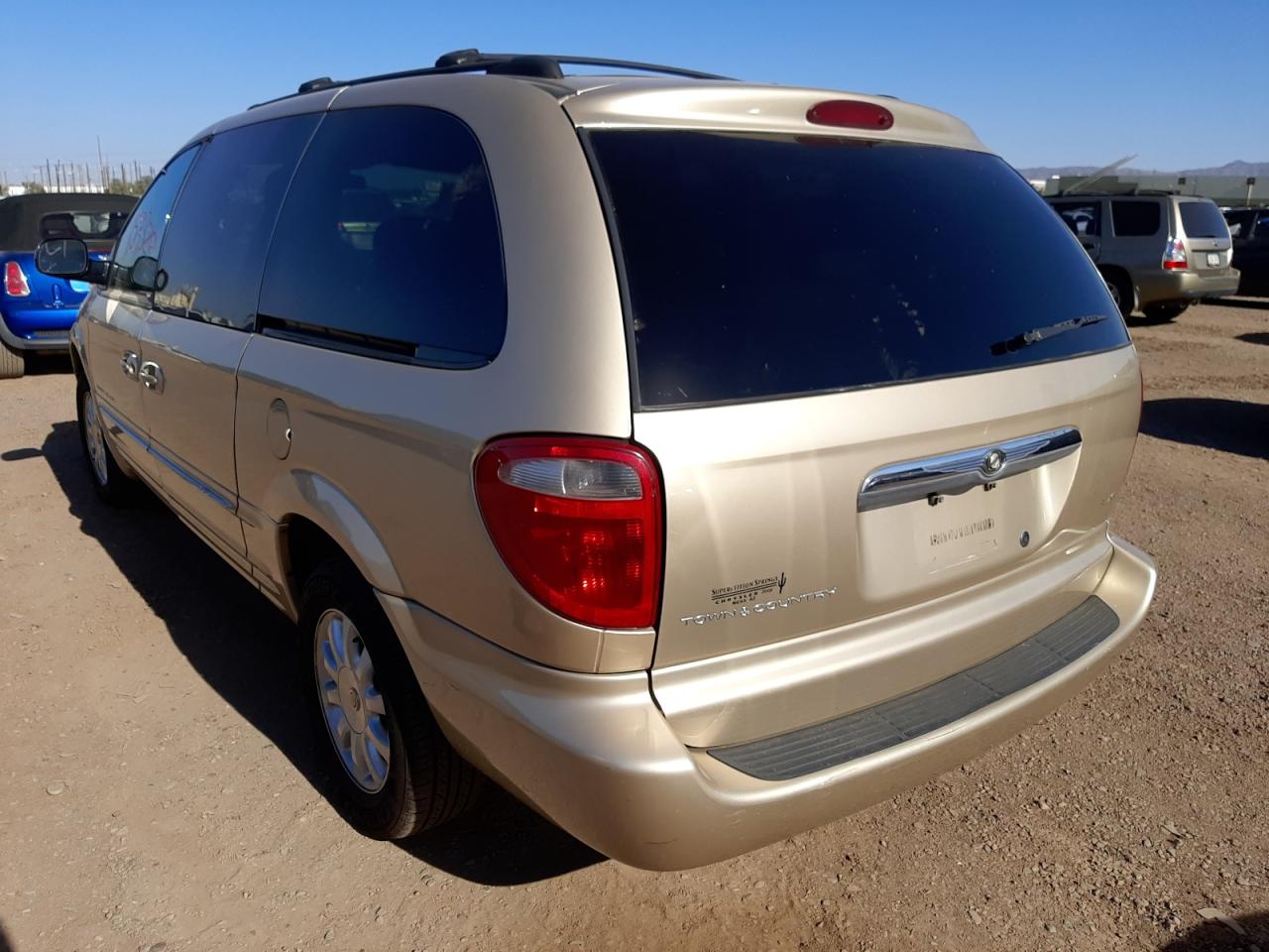 Photo 3 from auction – 2001 CHRYSLER TOWN & COU with VIN 2C8GP54L21R204090