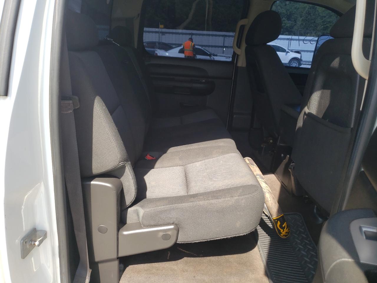 Photo 6 from auction – 2012 CHEVROLET SILVERADO with VIN 1GCPKSE70CF103575
