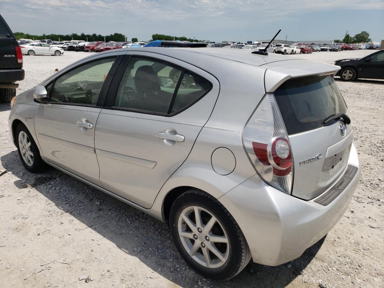 Photo 3 from auction – 2013 TOYOTA PRIUS C with VIN JTDKDTB36D1040900