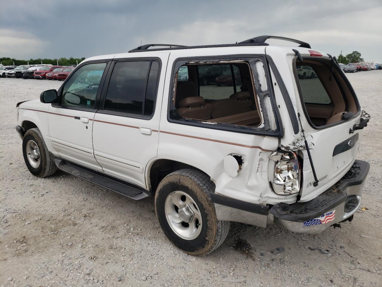 Photo 3 from auction – 1998 FORD EXPLORER with VIN 1FMZU34E1WUC68071