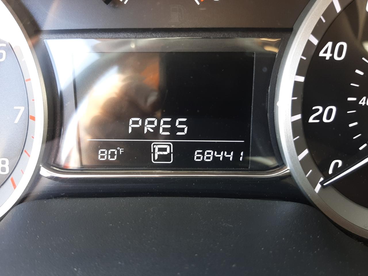 Photo 8 from auction – 2015 NISSAN SENTRA S with VIN 3N1AB7AP3FL664147