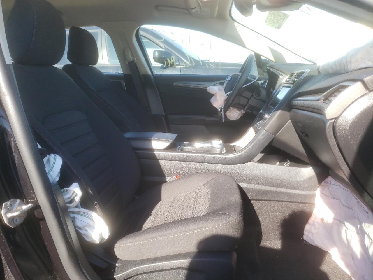 Photo 19 from auction – 2020 FORD FUSION SE with VIN 3FA6P0HD7LR109403