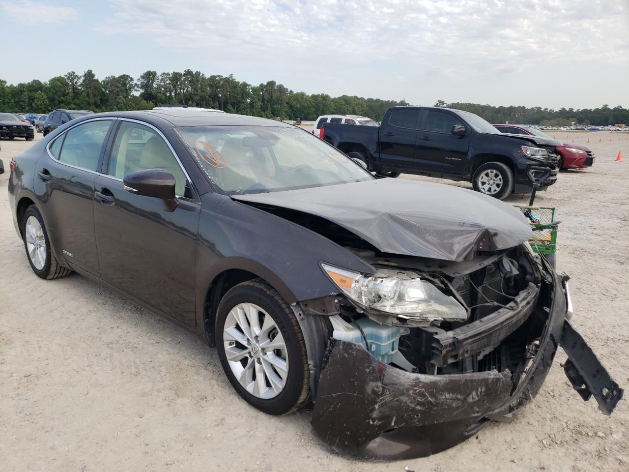 LEXUS ES 300H 2013 with VIN JTHBW1GGXD2009538 - Photo from auction