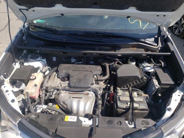 Photo 7 from auction – 2017 TOYOTA RAV4 LIMIT with VIN JTMDFREV3HD210119