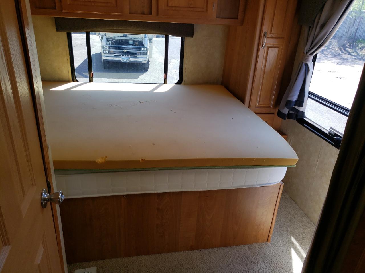 Photo 9 from auction – 2007 FORD E450 RV with VIN 1FDXE45S17DA95071