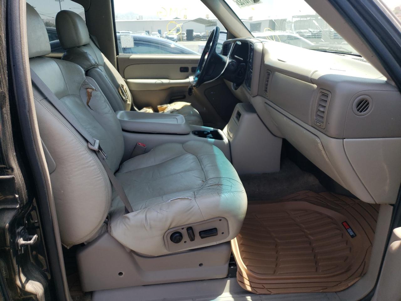 Photo 5 from auction – 2001 CHEVROLET SUBURBAN C with VIN 3GNEC16T71G282422