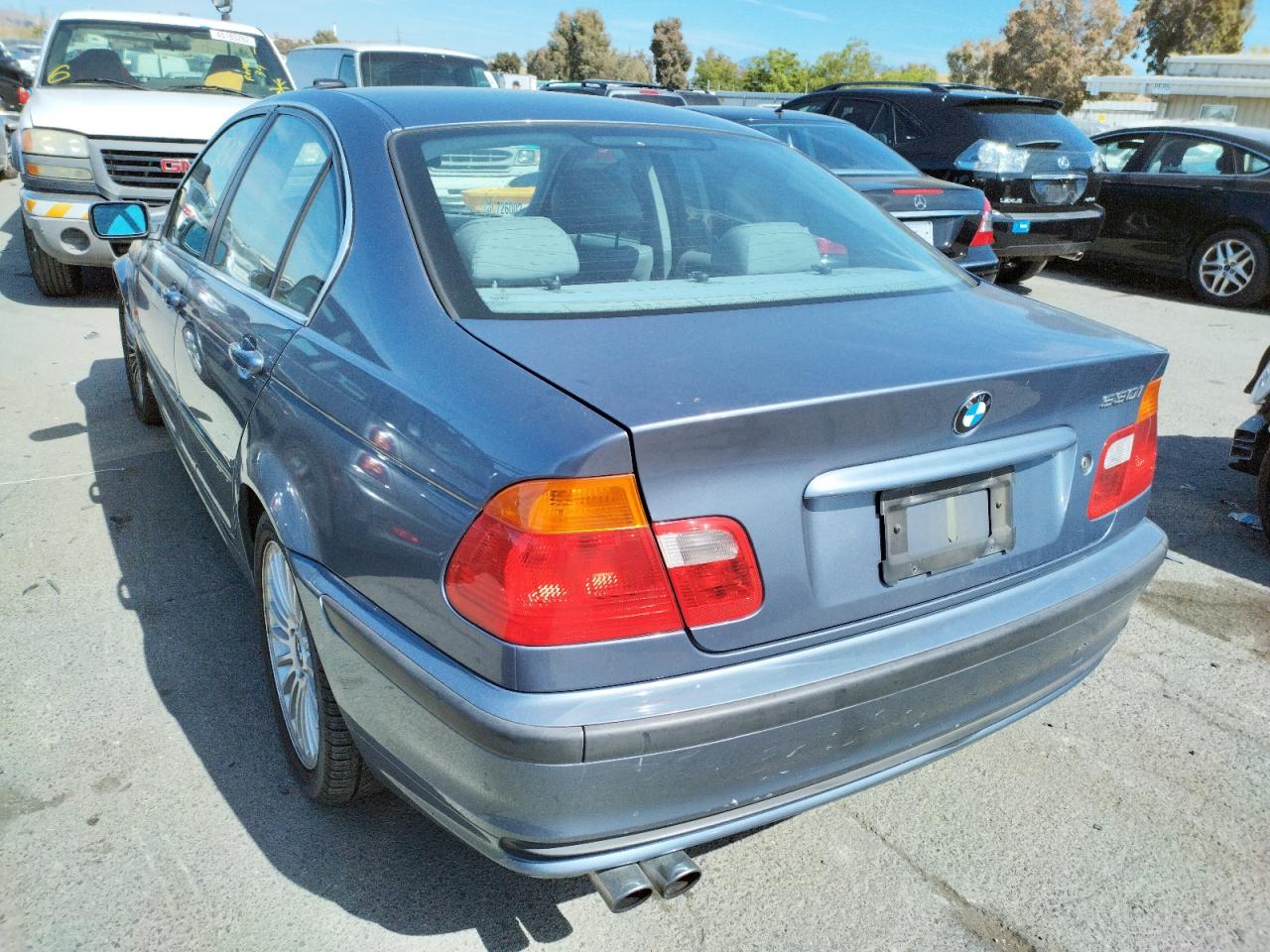 Photo 3 from auction – 2001 BMW 330 I with VIN WBAAV53431FJ65764